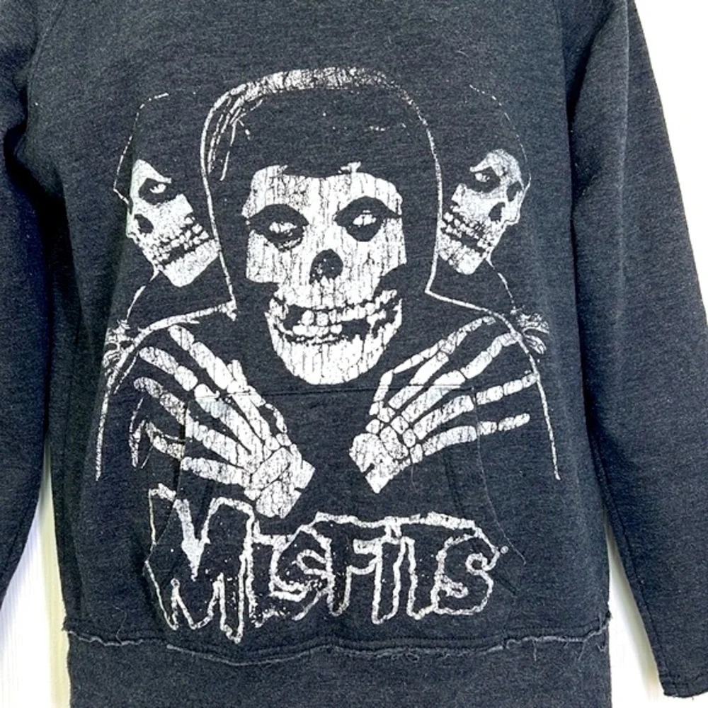 Misfits - Fiend Misfit Skulls Graphic Open Cut Neck Pocket Sweatshirt Size Small